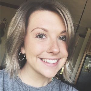 Meet your Posher, Claire